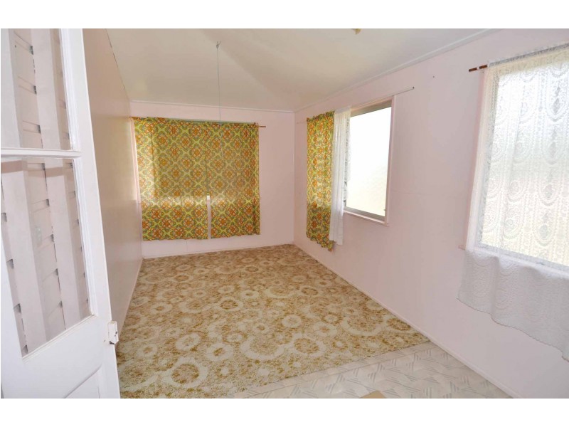 2 Craven Street, Charters Towers QLD 4820