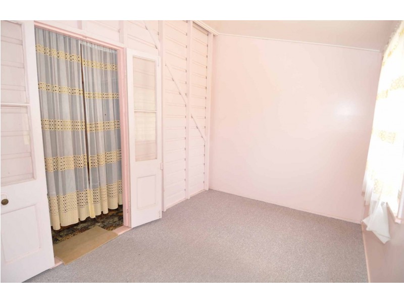 2 Craven Street, Charters Towers QLD 4820