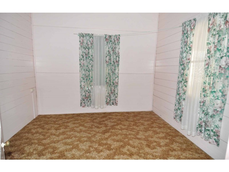 2 Craven Street, Charters Towers QLD 4820