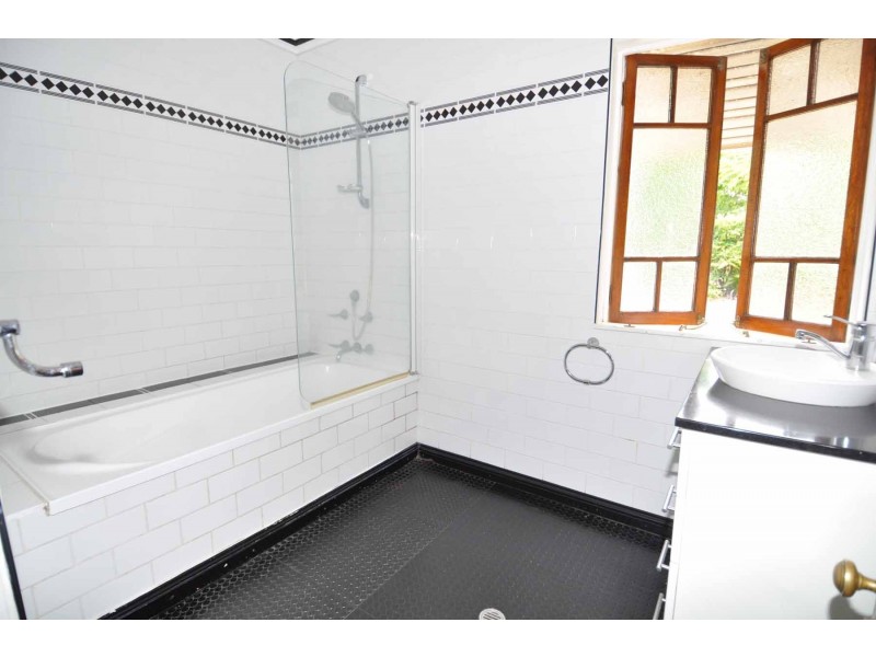 44 Anne Street, Charters Towers QLD 4820