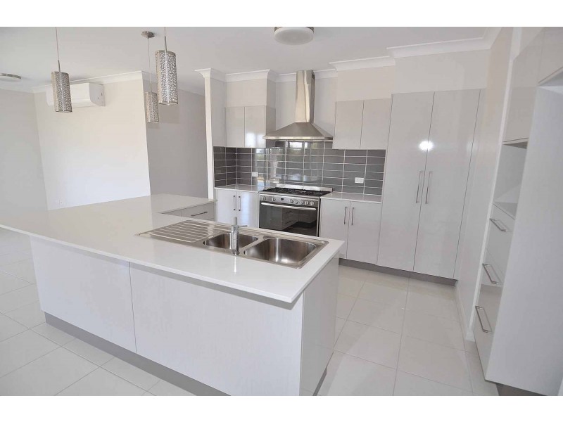 9 Hilltop Court, Charters Towers QLD 4820