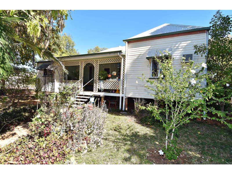 24 Manners Street, Richmond Hill QLD 4820