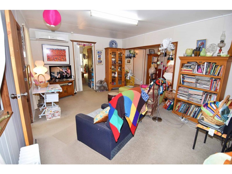 24 Manners Street, Richmond Hill QLD 4820