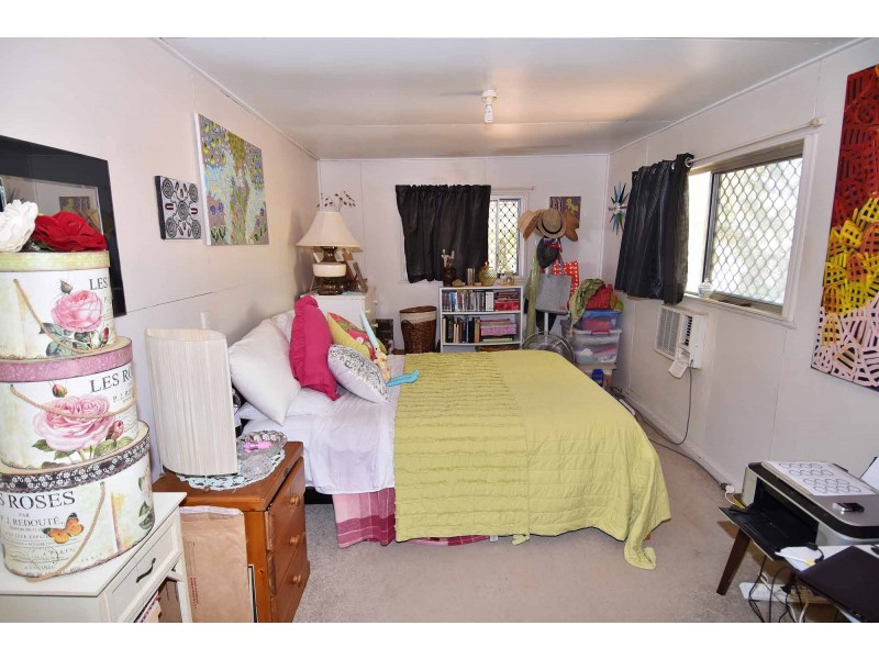 24 Manners Street, Richmond Hill QLD 4820