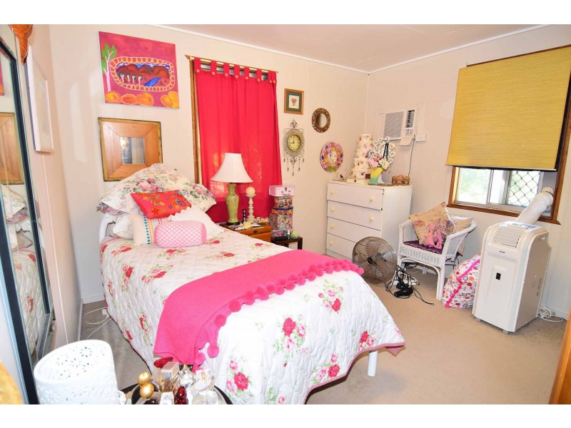 24 Manners Street, Richmond Hill QLD 4820