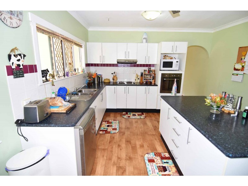 4 McDougall Close, Richmond Hill QLD 4820