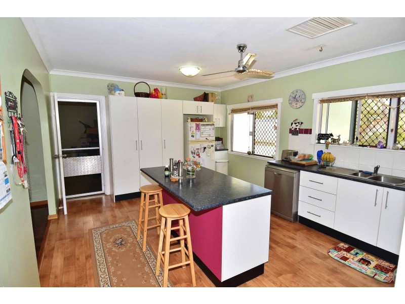 4 McDougall Close, Richmond Hill QLD 4820