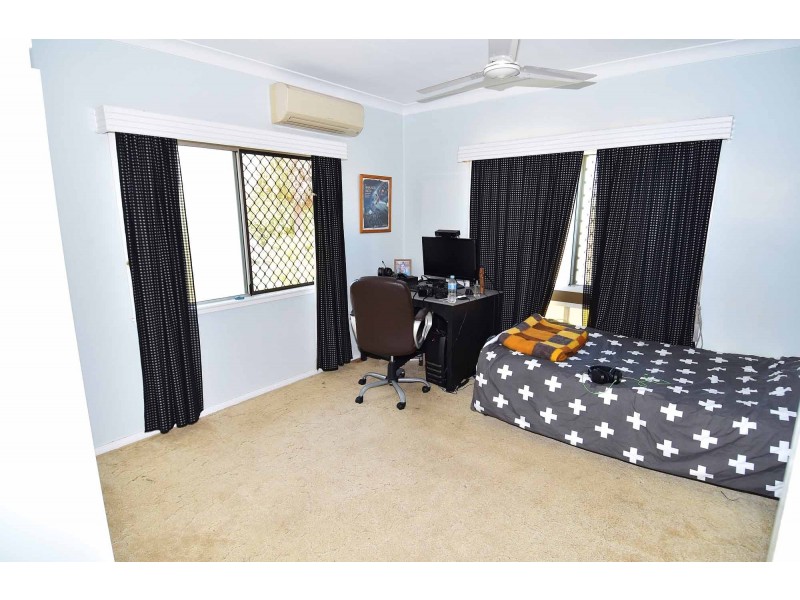 4 McDougall Close, Richmond Hill QLD 4820