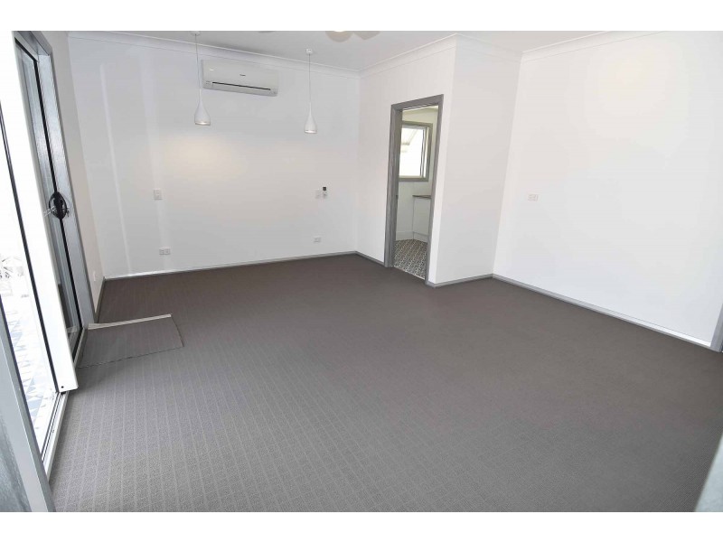 4/15 Ryan Street, Charters Towers QLD 4820