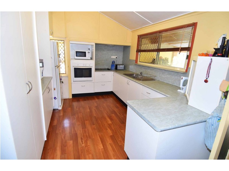 1 Bluff Road, Queenton QLD 4820