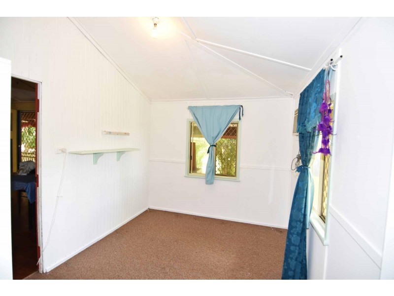 1 Bluff Road, Queenton QLD 4820