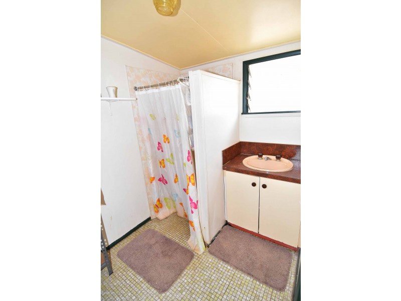 1 Bluff Road, Queenton QLD 4820