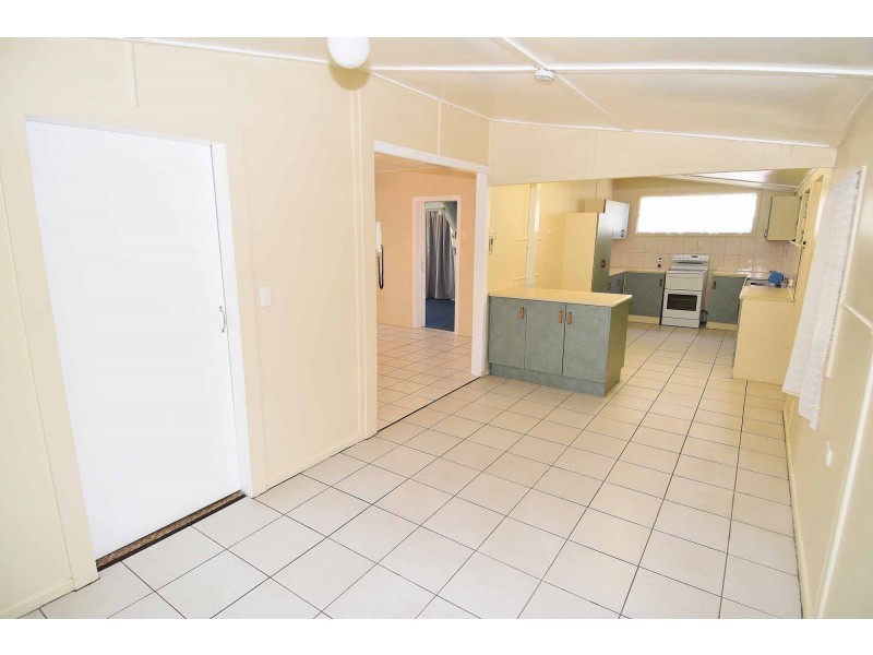 70 York Street, Charters Towers QLD 4820