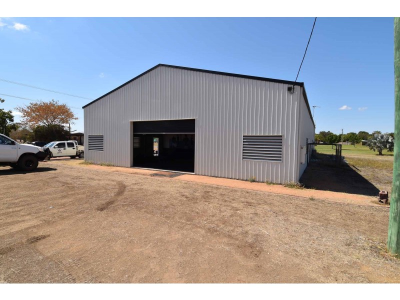 14 Boundary Street, Charters Towers City QLD 4820