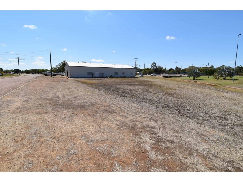 14 Boundary Street, Charters Towers City QLD 4820
