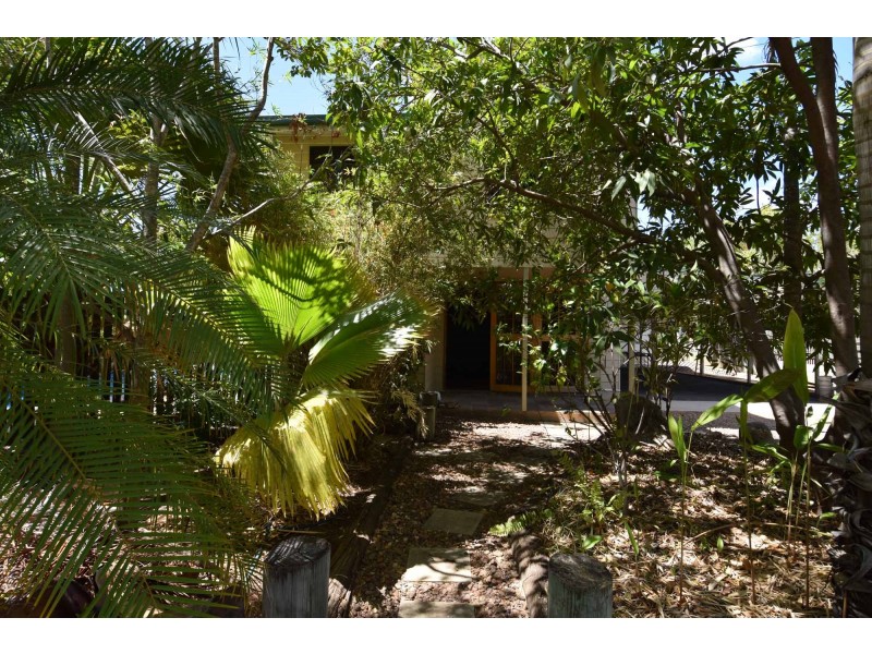 16 Aplin Street, Charters Towers City QLD 4820