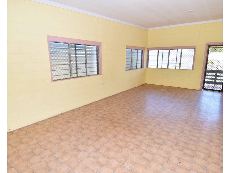 10 School Street, Charters Towers City QLD 4820