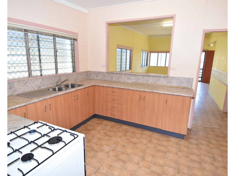 10 School Street, Charters Towers City QLD 4820