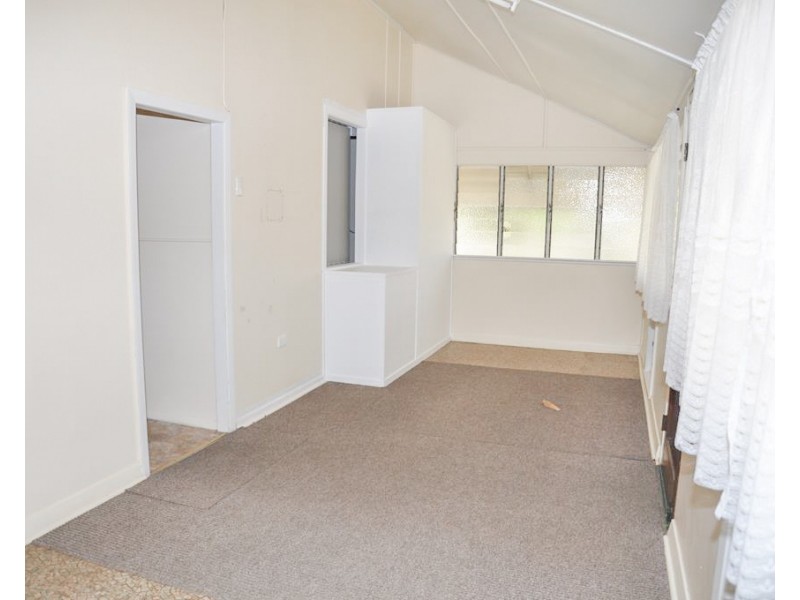 46 Racecourse Road, Charters Towers City QLD 4820