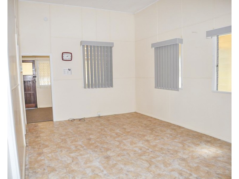 46 Racecourse Road, Charters Towers City QLD 4820