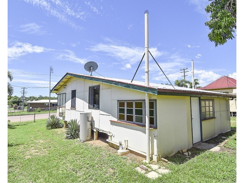 12 Mary Street, Charters Towers City QLD 4820