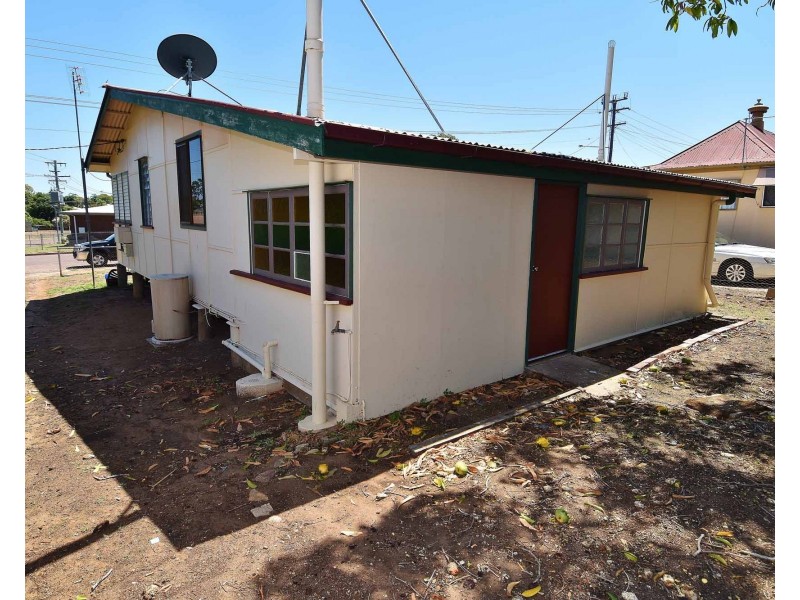 12 Mary Street, Charters Towers City QLD 4820