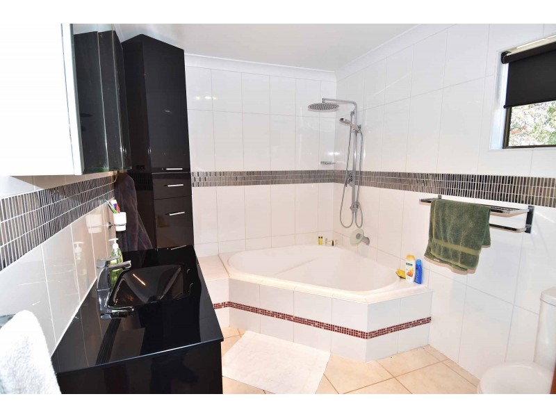 10 Armstrong Road, Queenton QLD 4820