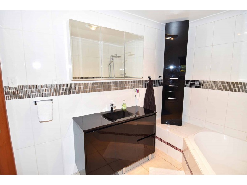 10 Armstrong Road, Queenton QLD 4820