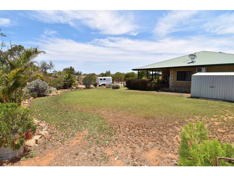 98 Nagle Street, Millchester QLD 4820