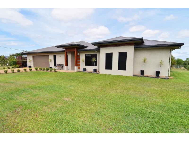 35 Estate Avenue, Toll QLD 4820