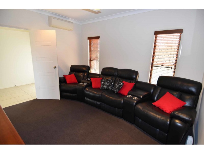 35 Estate Avenue, Toll QLD 4820