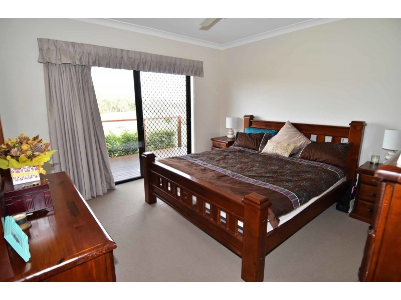 35 Estate Avenue, Toll QLD 4820