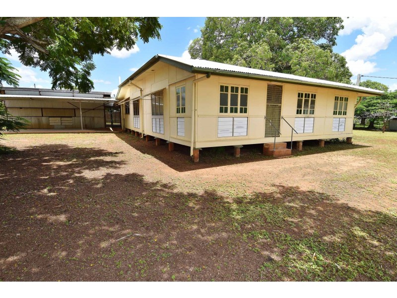 1 Dundee Lane, Charters Towers QLD 4820