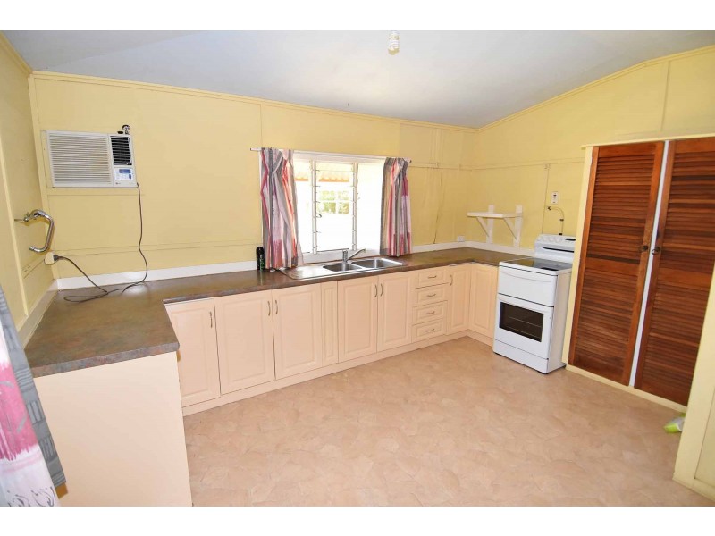 23 Baker Street, Richmond Hill QLD 4820