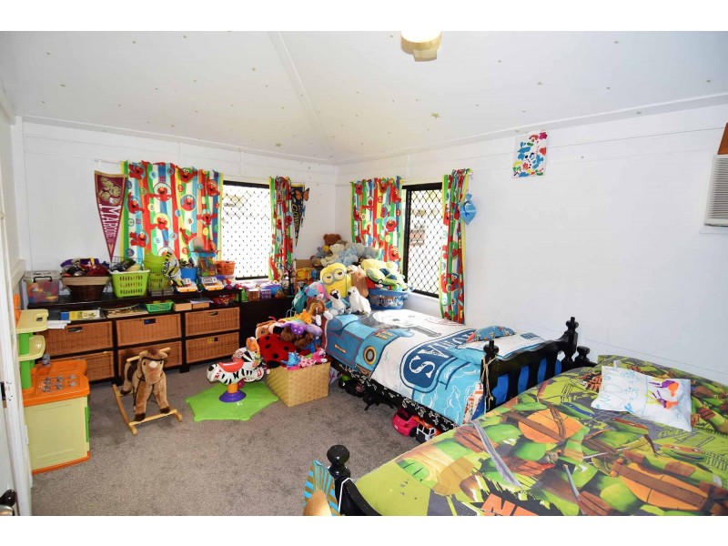 77 Mary Street, Charters Towers QLD 4820