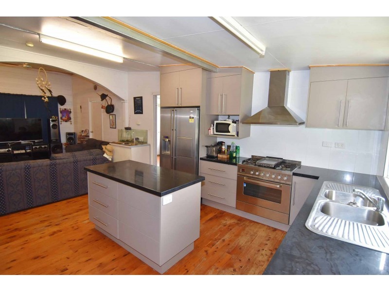 32 Daydawn Road, Charters Towers QLD 4820