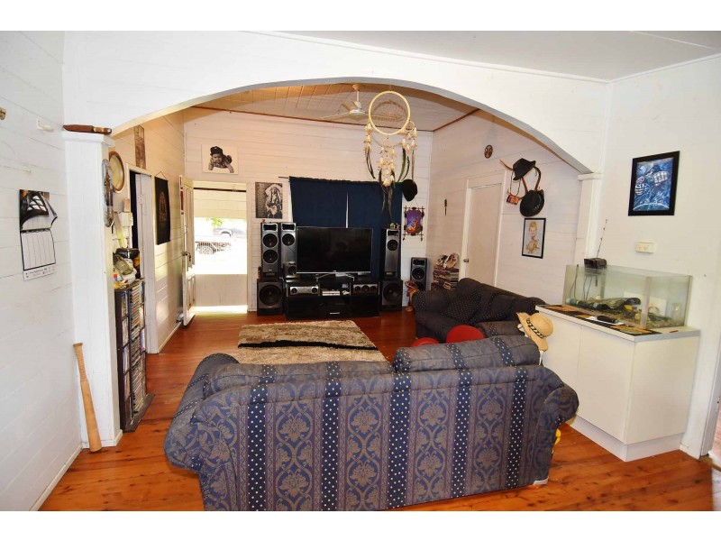 32 Daydawn Road, Charters Towers QLD 4820