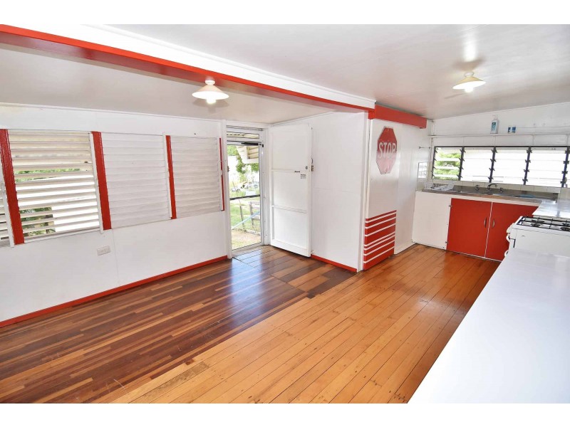 17 Racecourse Road, Richmond Hill QLD 4820