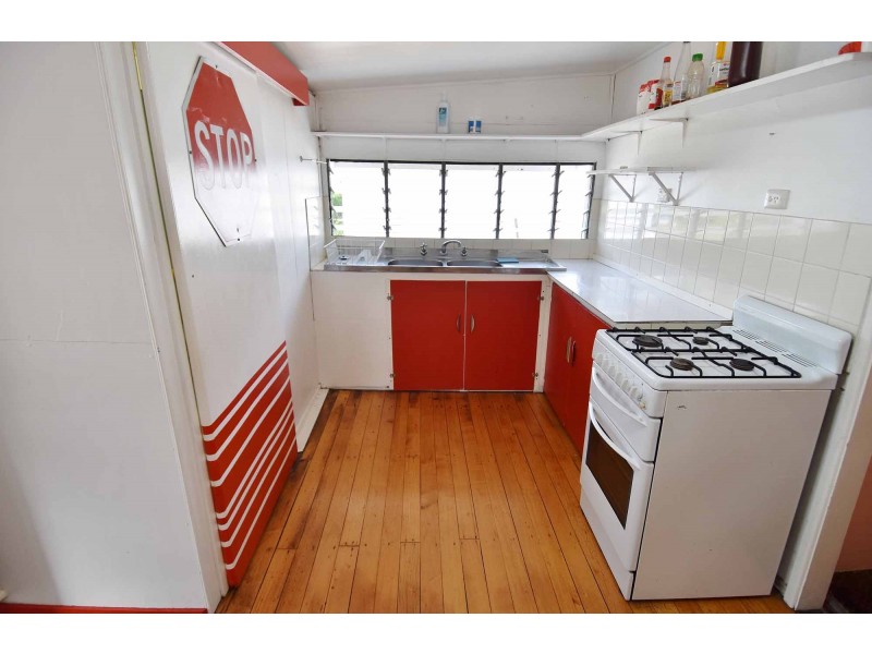 17 Racecourse Road, Richmond Hill QLD 4820