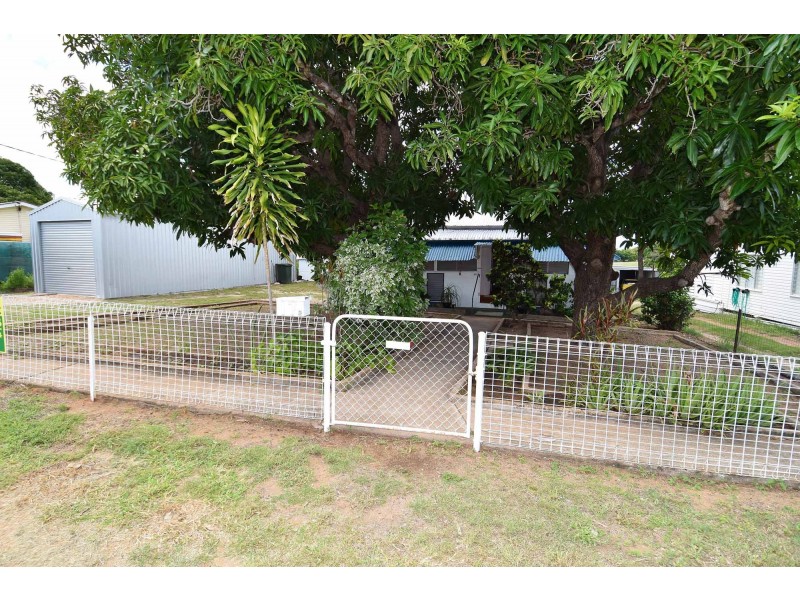 17 Racecourse Road, Richmond Hill QLD 4820
