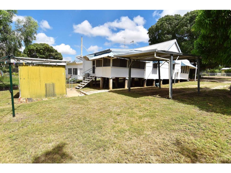 17 Racecourse Road, Richmond Hill QLD 4820