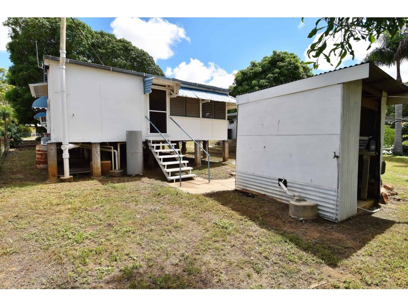 17 Racecourse Road, Richmond Hill QLD 4820