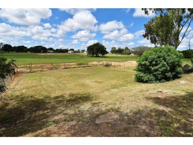 17 Racecourse Road, Richmond Hill QLD 4820