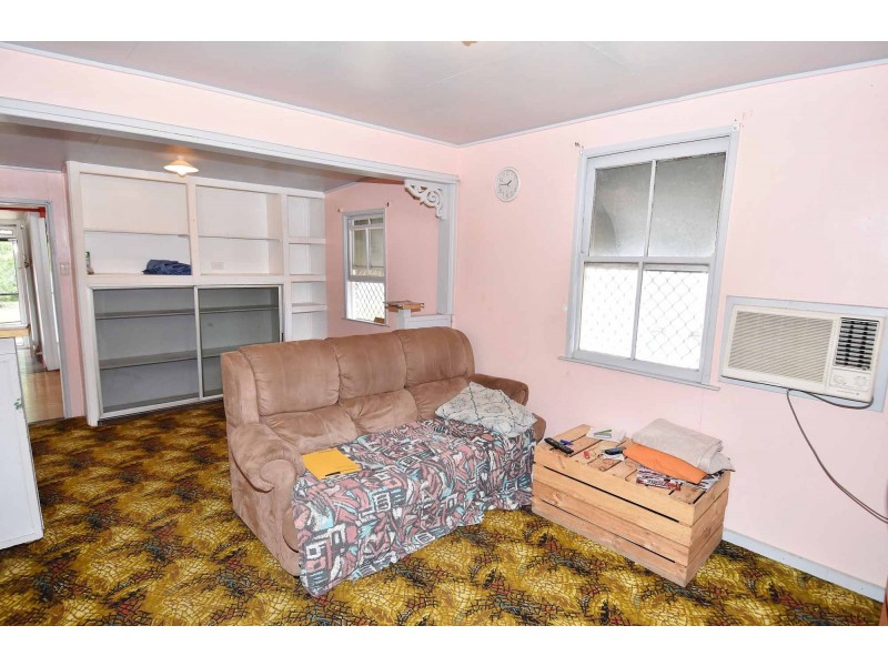 17 Racecourse Road, Richmond Hill QLD 4820