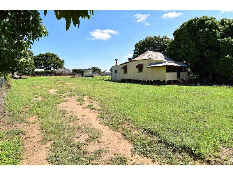 12 Oxford Street, Charters Towers QLD 4820