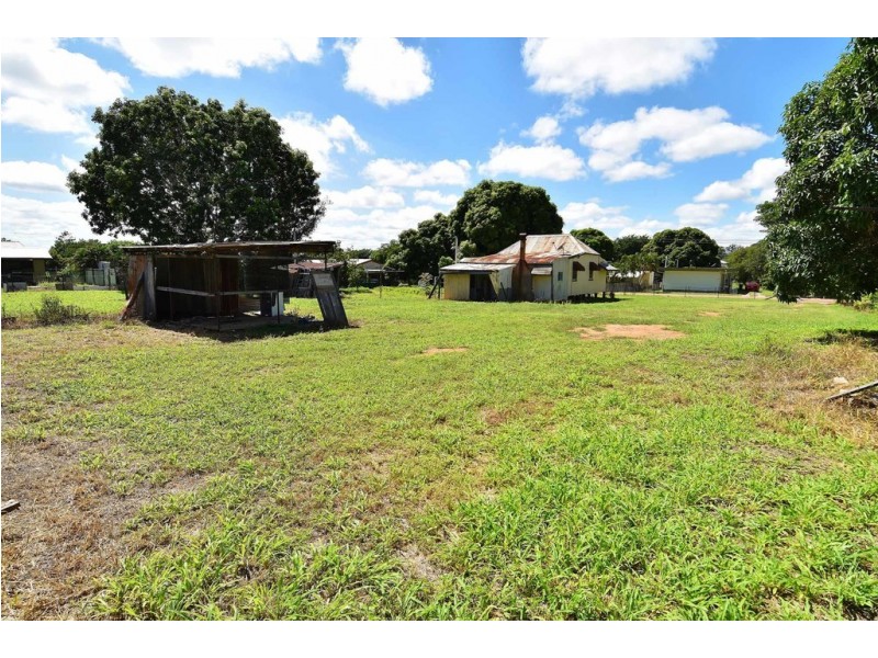12 Oxford Street, Charters Towers QLD 4820