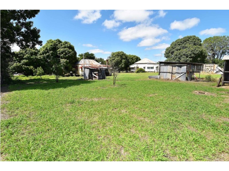 12 Oxford Street, Charters Towers QLD 4820