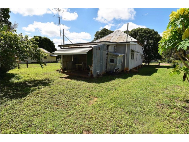 14 Oxford Street, Charters Towers City QLD 4820