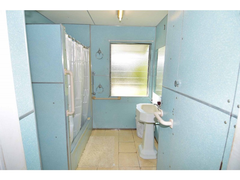 8 Anne Street, Charters Towers QLD 4820