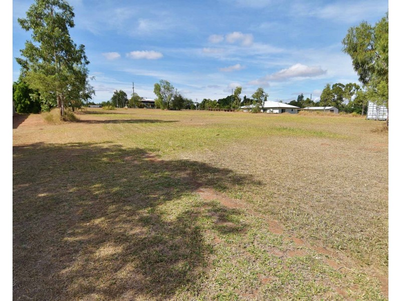 55 Estate Avenue, Toll QLD 4820